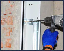 Orlando Neighborhood Garage Door Orlando, FL 407-900-0108 - side-door-repair-t-22-gr-23m